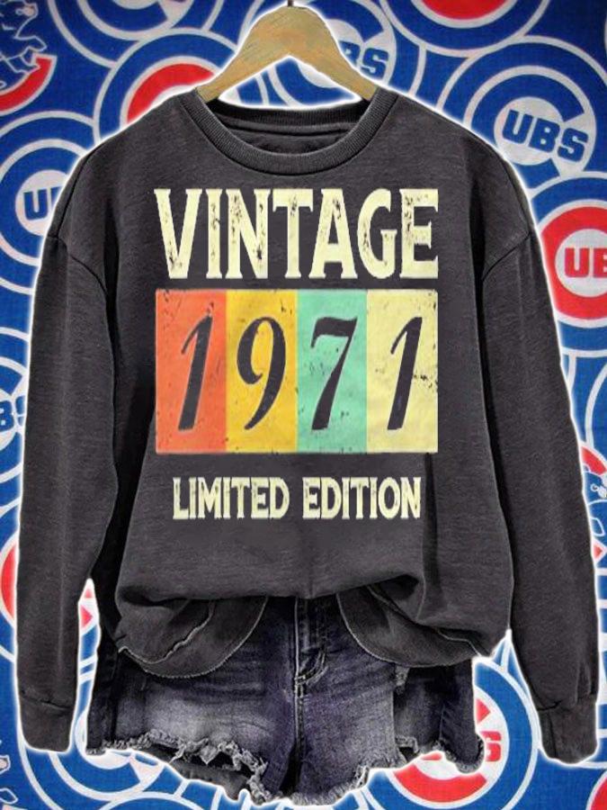 Womens Born In 1971 50Th Birthday Graphic T-shirt sweatshirt