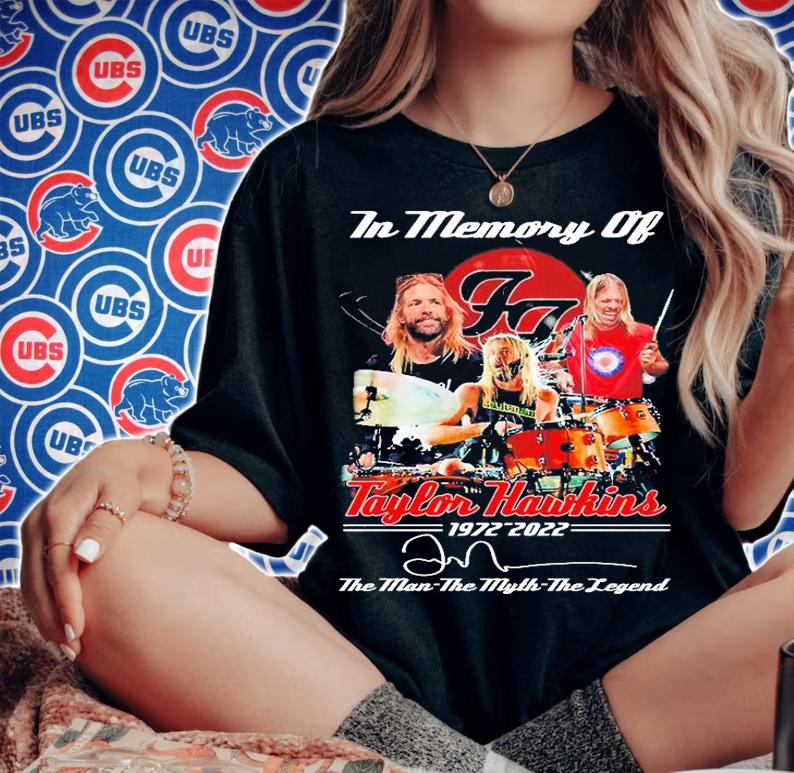In Memory Of Taylor Hawkins 1972 2022 The Man The Myth The Legend Signature T-Shirt woman shirt